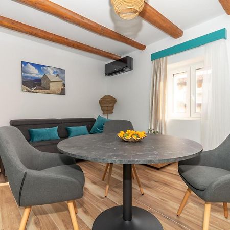 Ivka Makarska - Modern And Luxurious Oldtown Apartament Extérieur photo