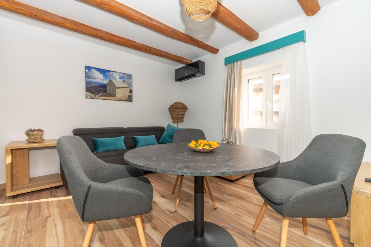 Ivka Makarska - Modern And Luxurious Oldtown Apartament Extérieur photo