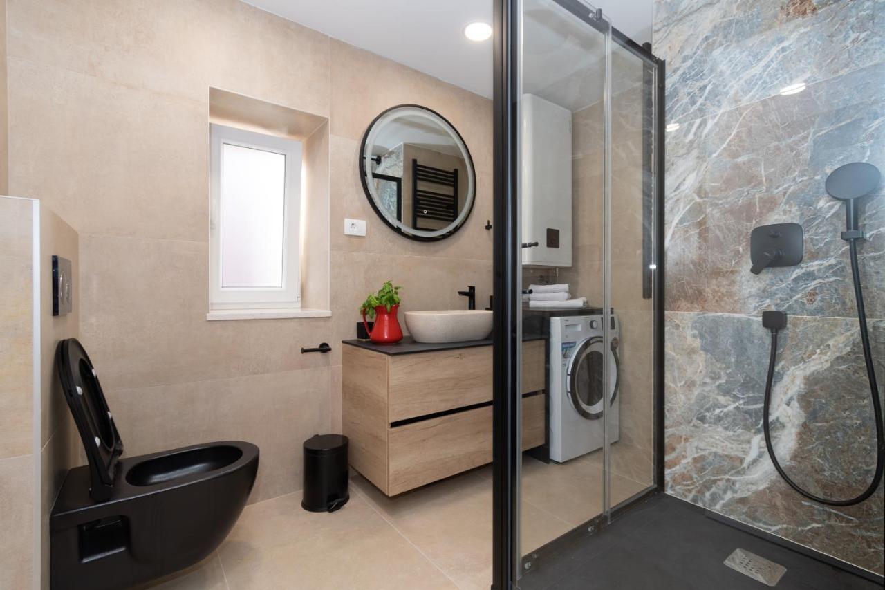 Ivka Makarska - Modern And Luxurious Oldtown Apartament Extérieur photo