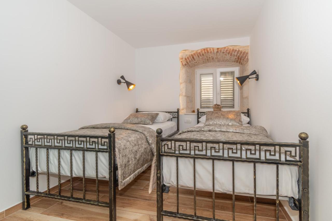 Ivka Makarska - Modern And Luxurious Oldtown Apartament Extérieur photo